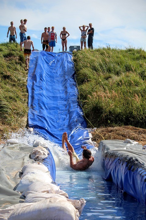 Wasserrutsche bauen mit unserer Schwimmbadfolie breite ca. 2,50 m, Farbe: hellblau[04 1051 25 RA HBL]